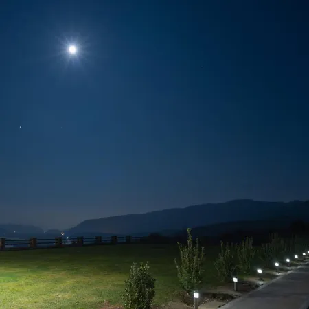 Lake Guest House Дом отдыха