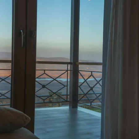 Lake Guest House *