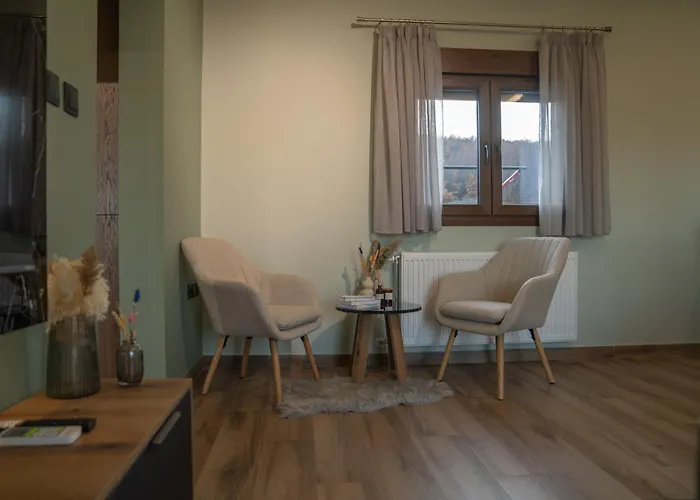 Дом отдыха Lake Guest House